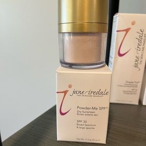 JANE IRELAND POWDER TRANSLUCENT